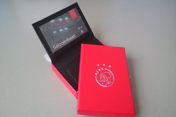 Ajax stuurt mail naar 'thuisblijvers' tijdens Ajax - AZ