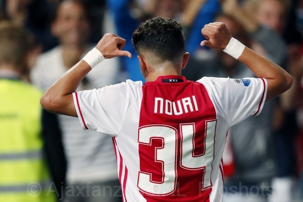 Nouri: ' Ik wees niet naar mijn naam maar naar de 34ste landstitel van Ajax'