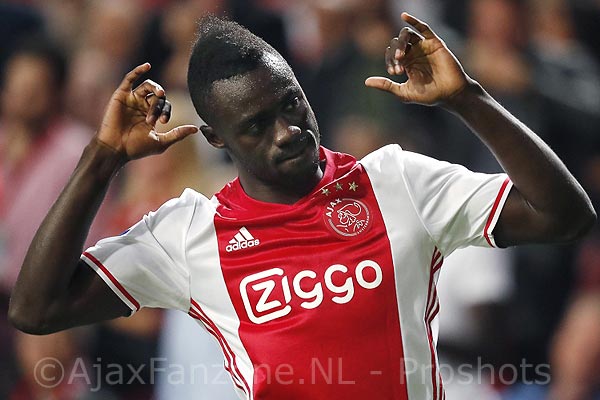 'Zaakwaarnemer Davinson Sanchez in Amsterdam voor besprekingen met Ajax'