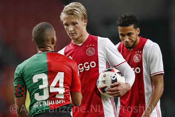 ‘Ajax hoopt Dolberg op tijd fit te hebben voor Klassieker’