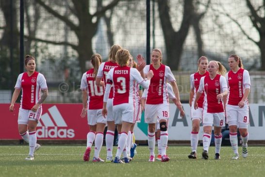 Ajax Vrouwen bereiken halve finale KNVB-beker (Incl foto's ...