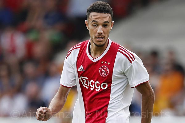 'Ajax wil na Blind ook contract Mazraoui verlengen'