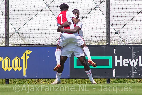 Ajax O19 overwintert in UEFA Youth League na 1-2 winst bij Lille
