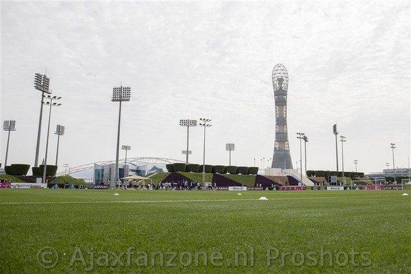 Ajax met 30-koppige selectie naar Qatar inclusief Promes en Neres