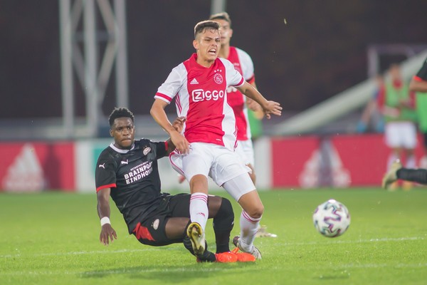 Jong Ajax verliest thuiswedstrijd van Jong PSV (Incl foto's)