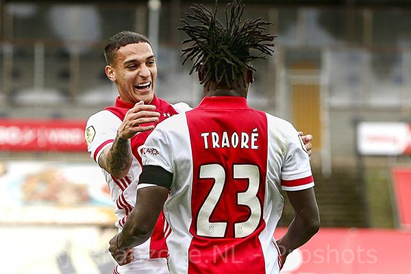 Ajax verpulvert VVV met hoogste Eredivisie-zege in de geschiedenis: 13-0!