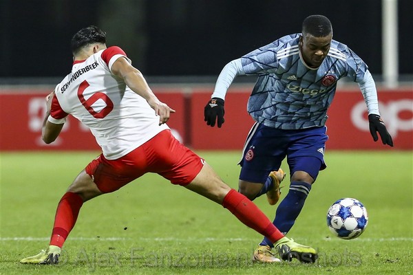 Jong Ajax verslaat Jong FC Utrecht: 1-2