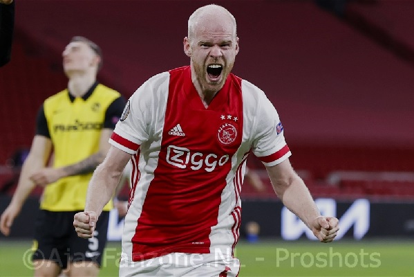 Ajax overklast Young Boys en wint met 3-0