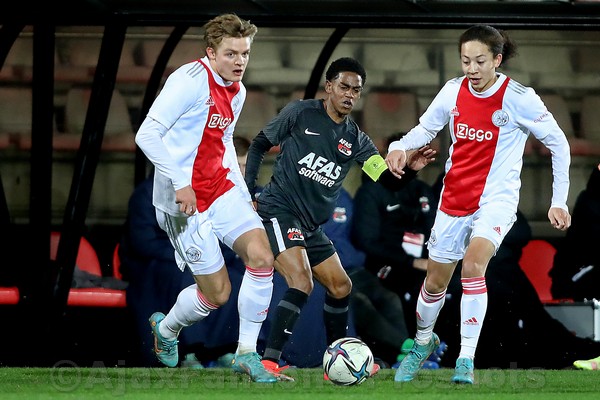 Jong Ajax wint met 2-1 van Jong AZ (Incl foto's)