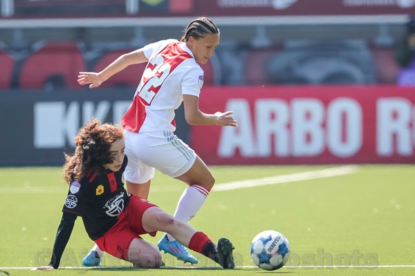 Ajax Vrouwen winnen van Excelsior: 0-3