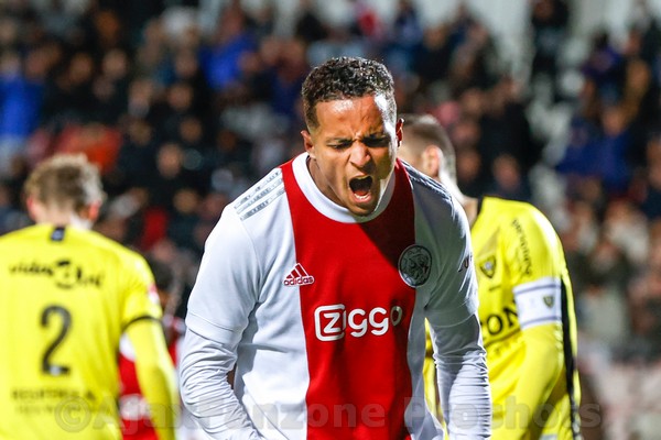 Jong Ajax veegt VVV Venlo van de mat, drie doelpunten Ihatarren (Incl foto's)