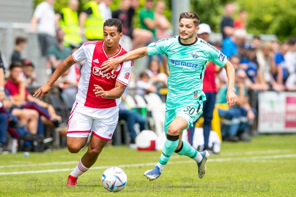 Ajax onderuit tegen Paderborn: 2-5
