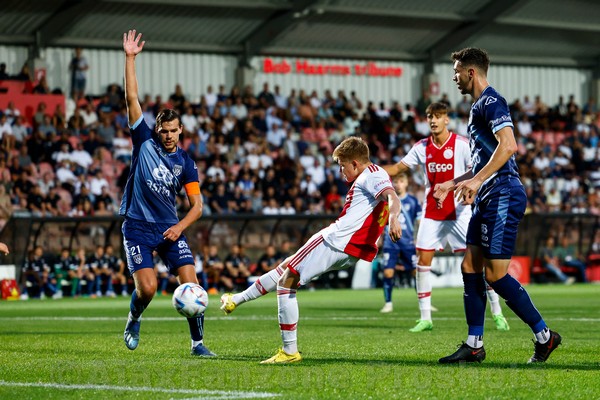 Jong Ajax ruim langs Heracles: 4-0 (Incl foto's)