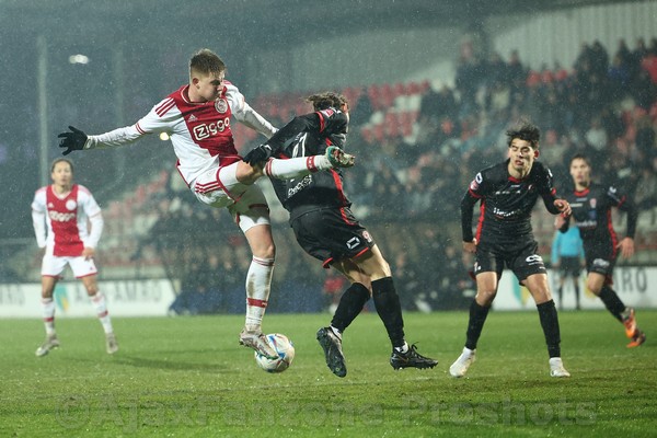 Jong Ajax onderuit tegen TOP Oss: 1-2