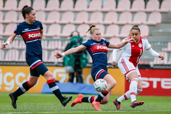 Ajax Vrouwen met 5-0 te sterk voor vv Alkmaar (Incl foto's)