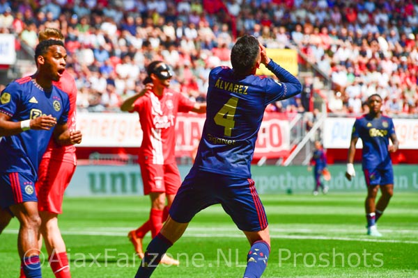 Ajax sluit seizoen kenmerkend af met nederlaag tegen Twente: 3-1
