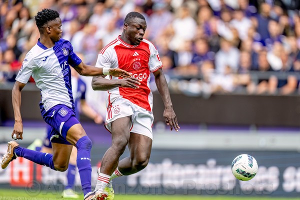 Ajax onderuit tegen Anderlecht: 3-0