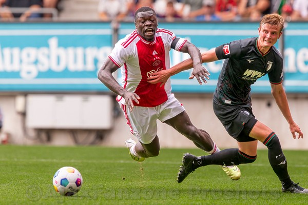 Ajax sluit trainingsweek af met 3-1 verlies tegen FC Augsburg