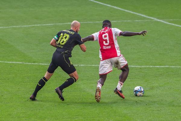 Ajax ook in restant van duel tegen Feyenoord kansloos: 0-4