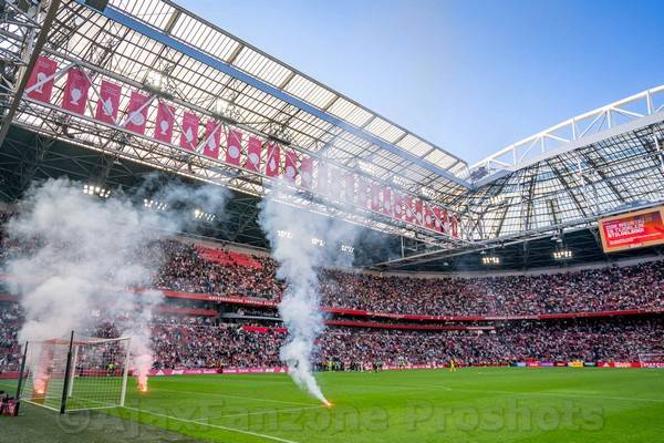 De Toppers gaan shows niet verplaatsen: Ajax moet wellicht hopen op bekerwinst Feyenoord