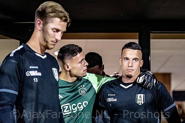 RKC-Ajax bij stand van 2-3 definitief gestaakt na zware hoofdblessure Vaessen