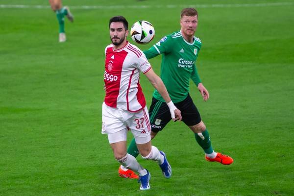 Farioli hoopt dat Sutalo bij Ajax blijft