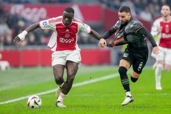 Zwak Ajax verspeeld punten tegen NEC: 2-2