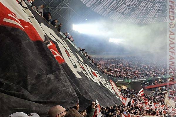 Ajax verrast iedereen en doet zichzelf met doelpuntloos gelijkspel zelfs tekort tegen Aston Villa