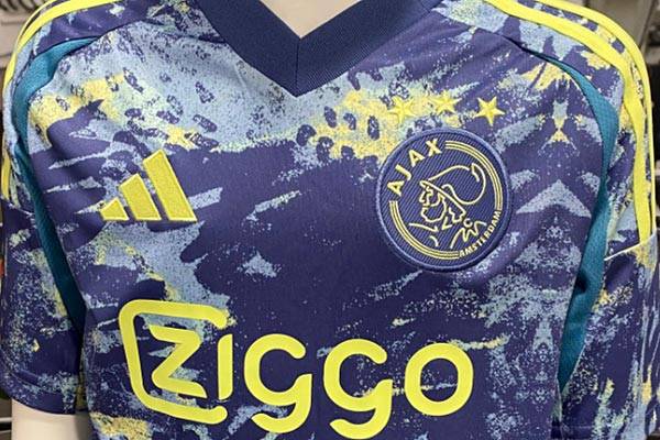 Prijsvraag: Win het Ajax uitshirt! De Ajaxcollectie 2024-2025 nu met 30% korting bij Bouds-Inn