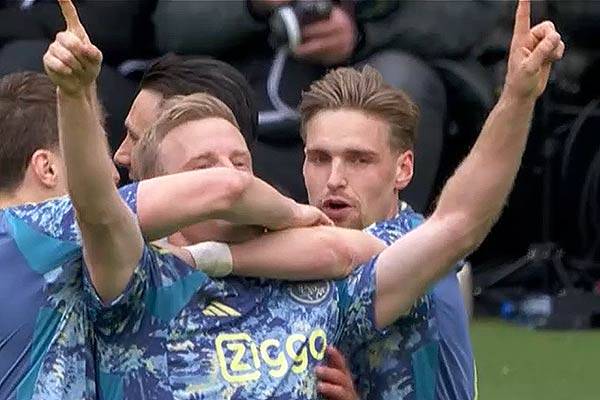 Ajax voldoet bijna aan voorwaarde om contract Klaassen te gaan verlengen