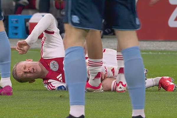 Zinchenko laat Amsterdam achter zich tijdens revalidatie: 'Afscheid genomen bij Ajax'